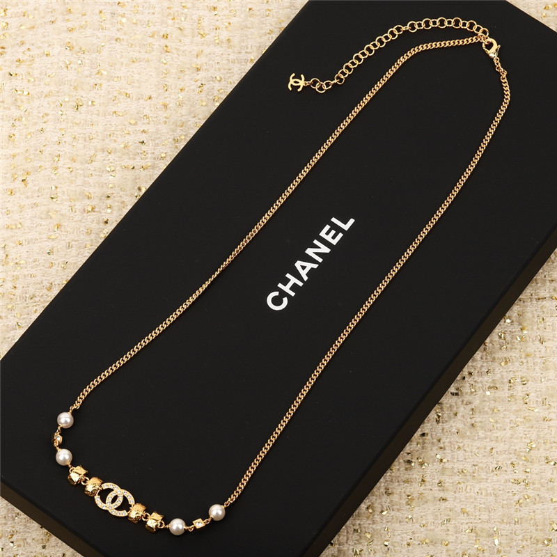 Chanel rhombus pearl waist chain