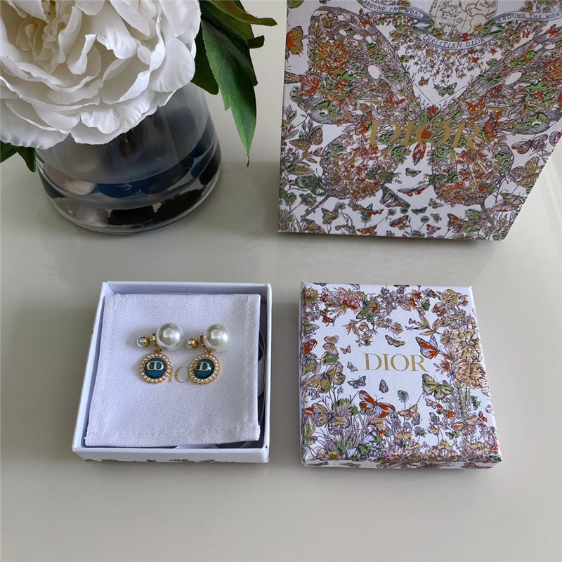 dior glass pearl earrings