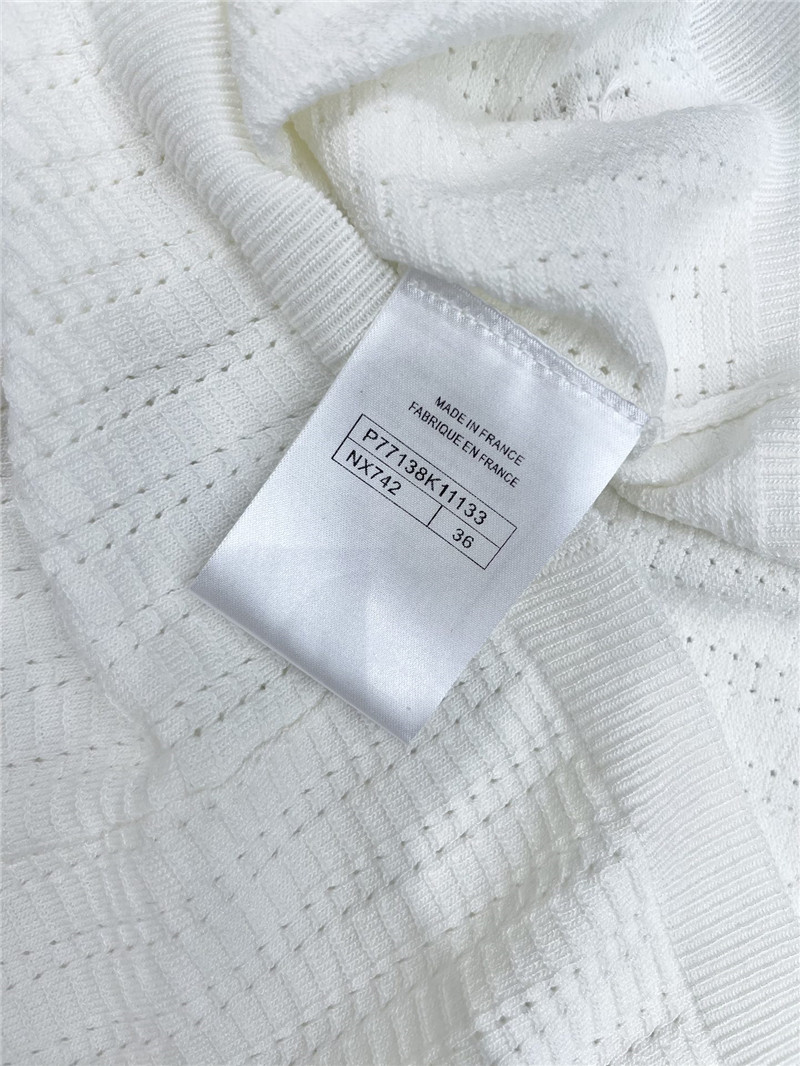 Ch**el u-neck short sleeve white tee