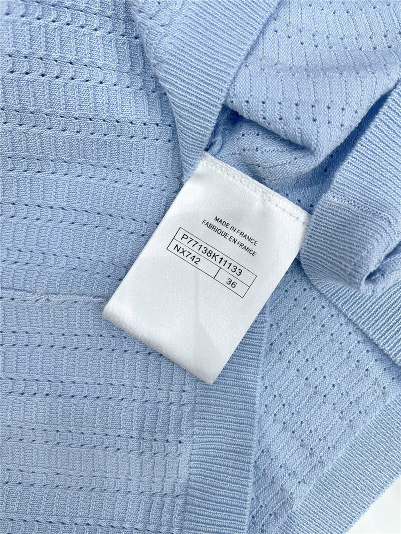 Ch**el u-neck short sleeve blue tee