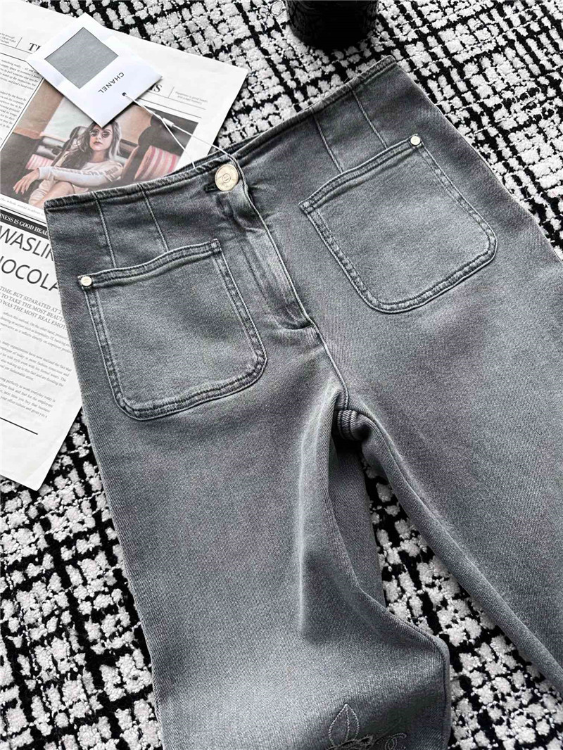 Ch**el gray double pocket embroidered jeans
