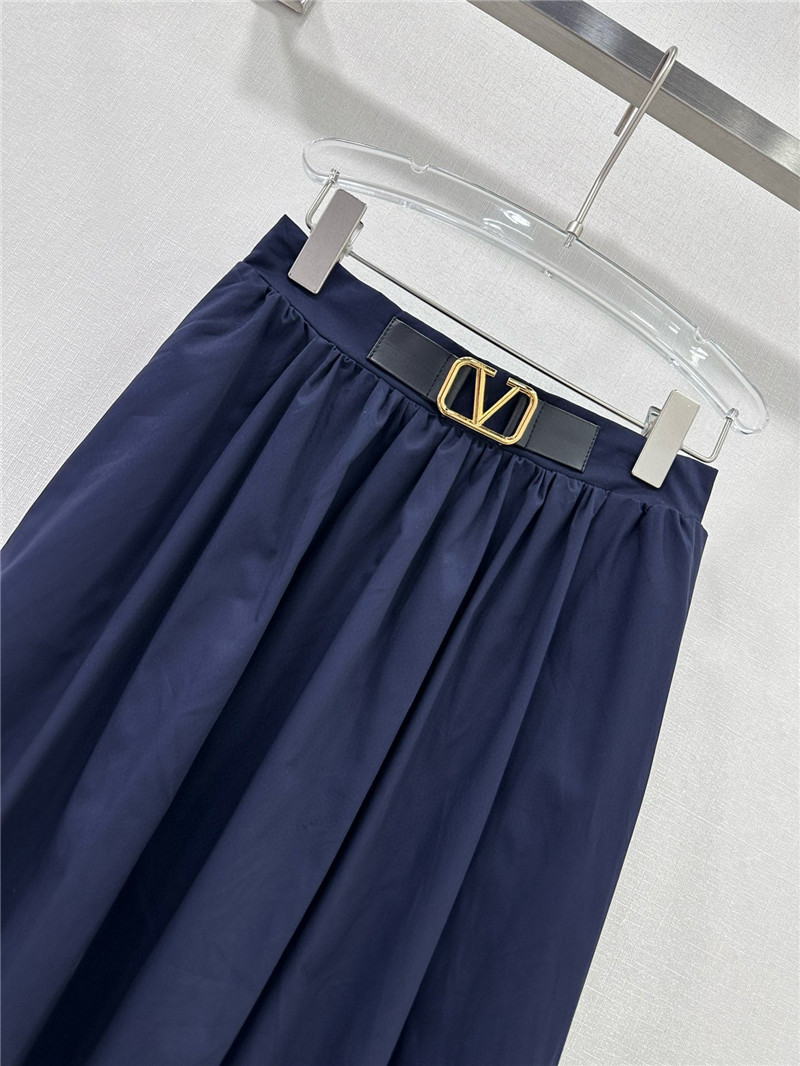 Va1e*ntin0 high waist slimming long skirt replica clothing sites