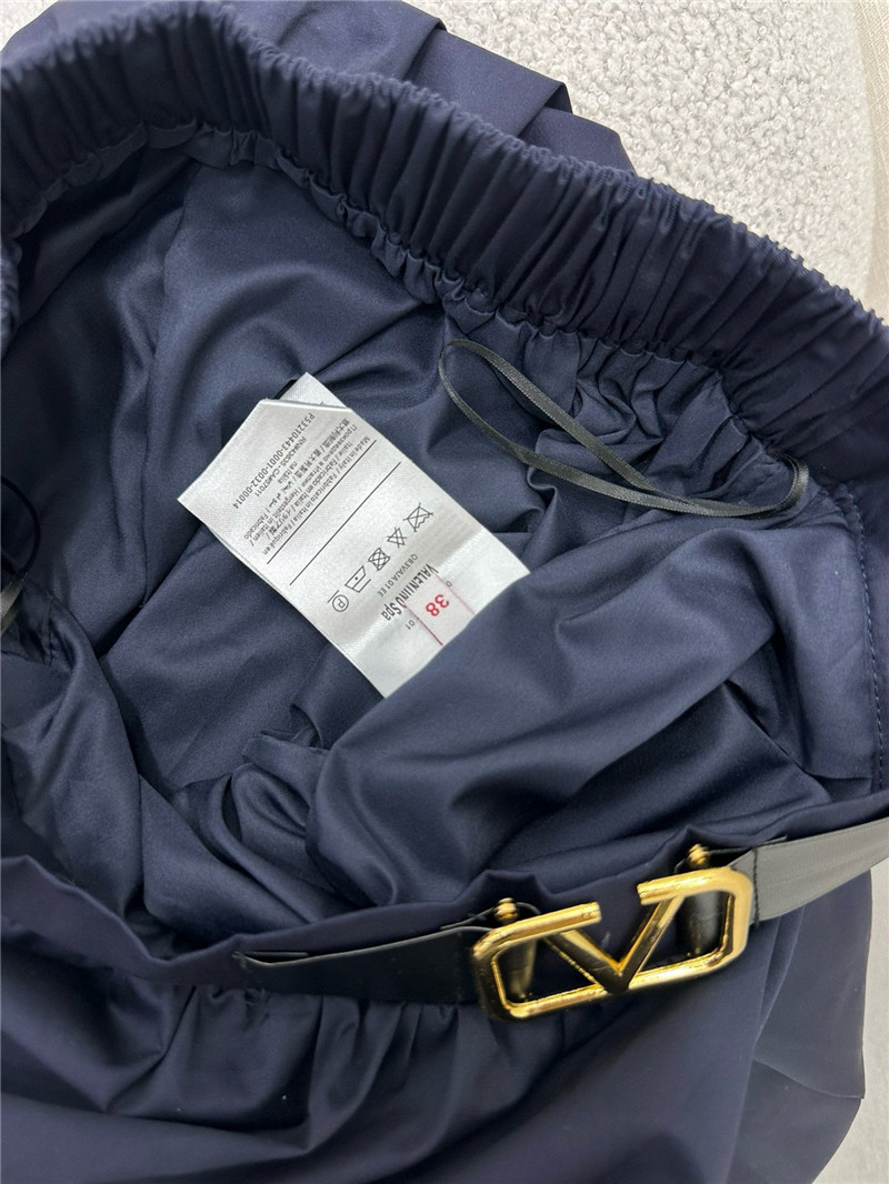 Va1e*ntin0 high waist slimming long skirt replica clothing sites