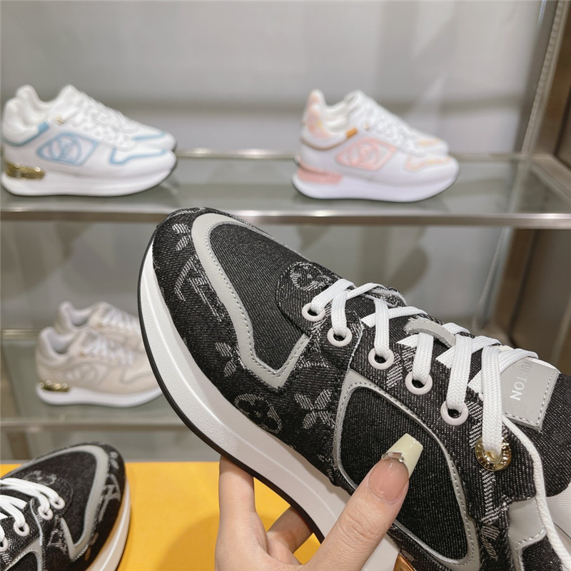 l0vis Vvtt0n lv logo run away sneakers for women