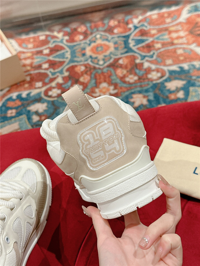 l0vis Vvtt0n lv women¡¯s beige skate trainers