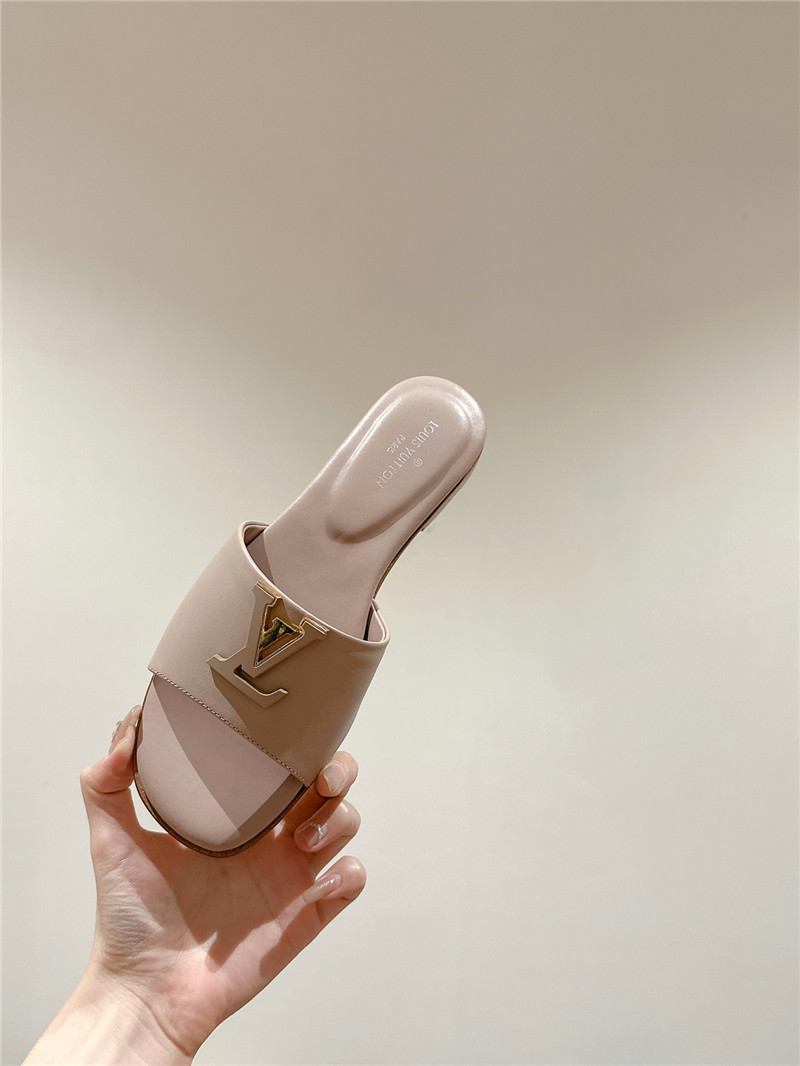 l0vis Vvtt0n lv flat sandals best replica shoes website