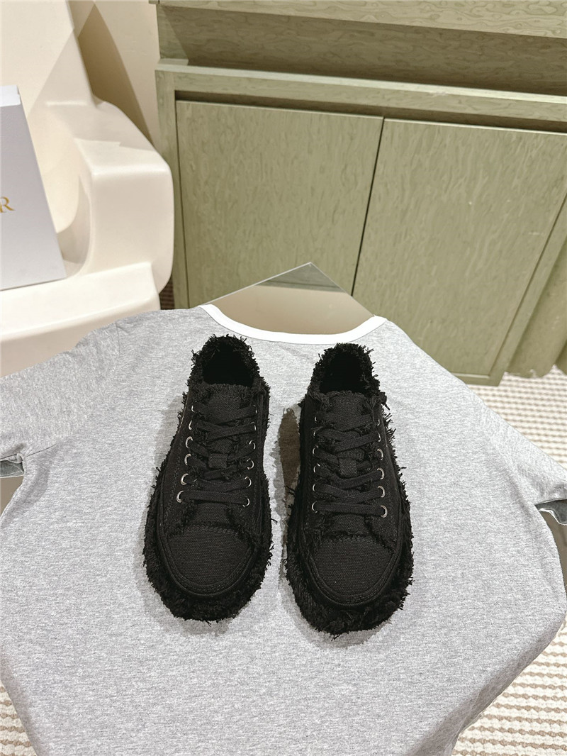 D10r ff black lace-up canvas sneakers