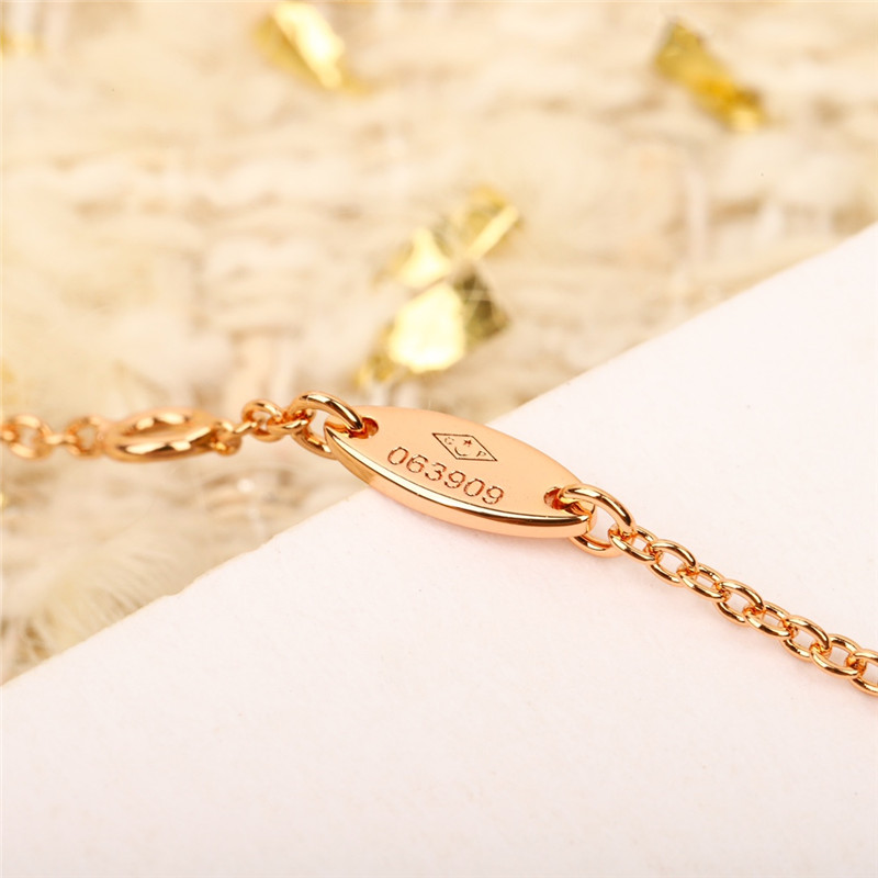 dior eight-pointed star bracelet