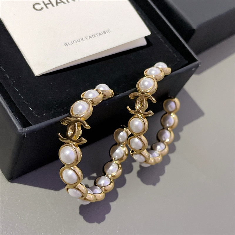 Ch**el small fragrant earrings