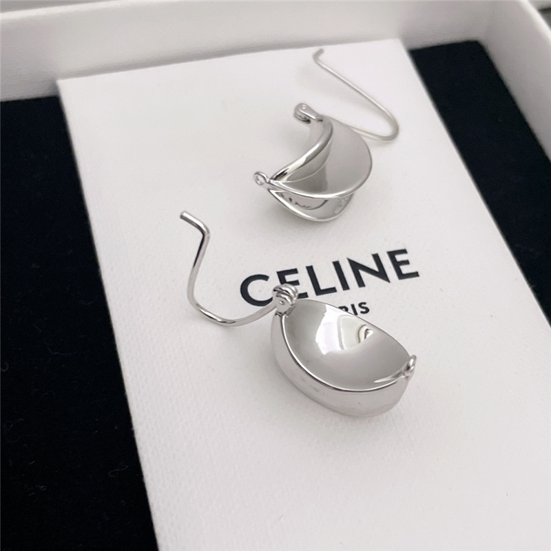 Ce1i*e minimalist design earrings