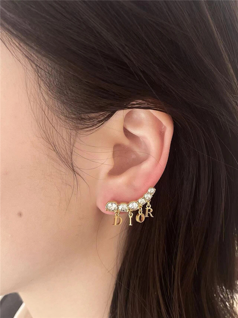 D10r left and right letter earrings