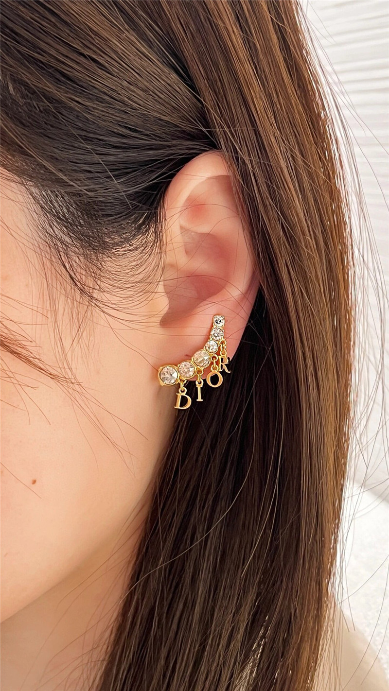 D10r left and right letter earrings