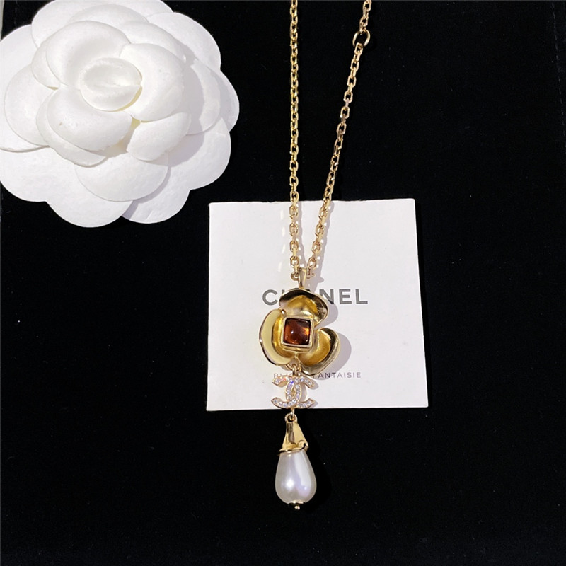 Ch**el brown stone gold flower water drop bead necklace