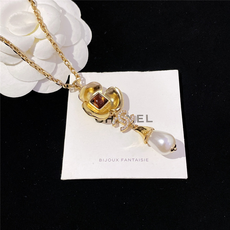 Ch**el brown stone gold flower water drop bead necklace
