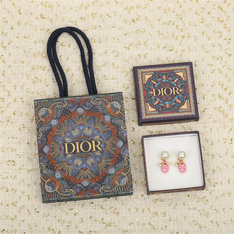 dior pink pearl letter earrings