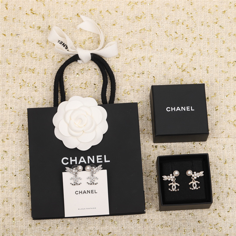 Chanel small flower leaf hanging double C earrings