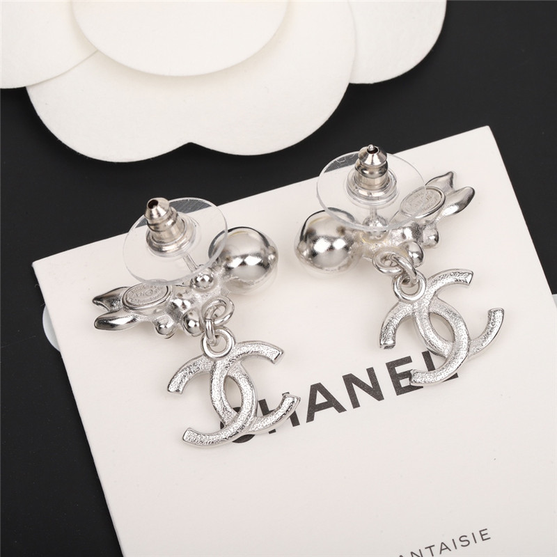 Chanel small flower leaf hanging double C earrings