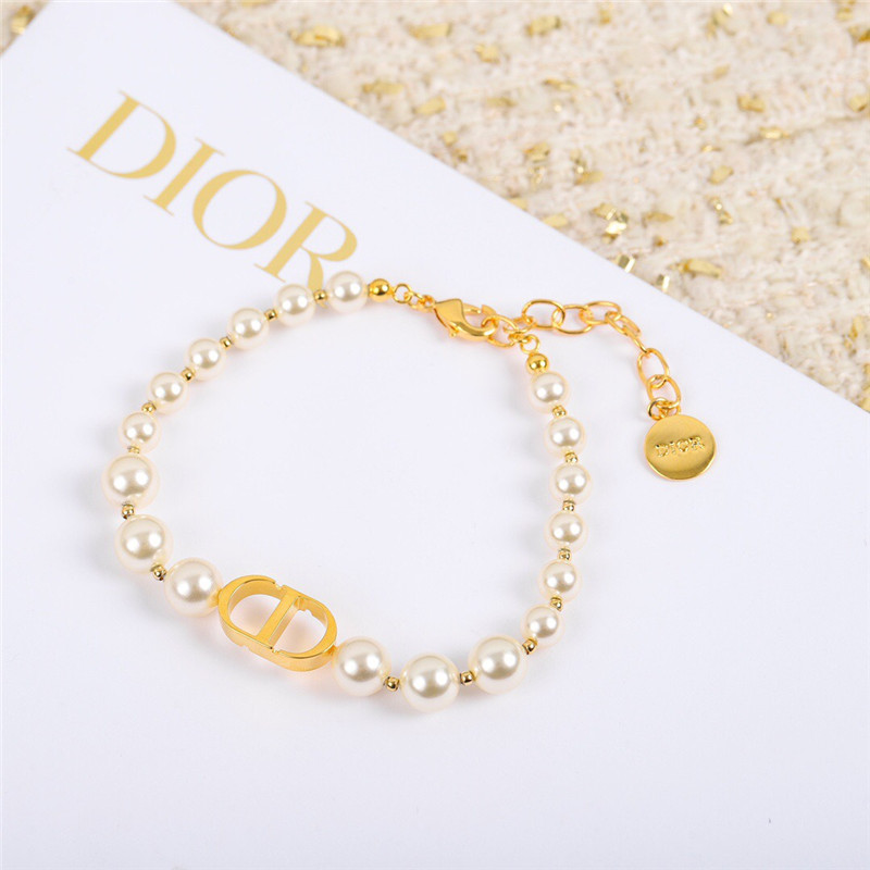 dior pearl bracelet
