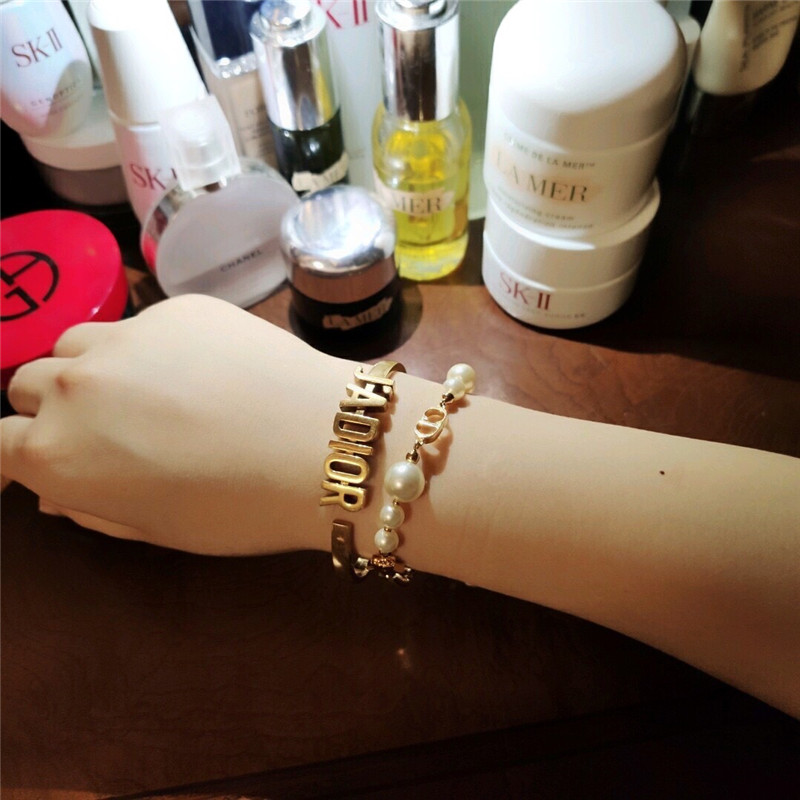 D10r pearl chain bracelet