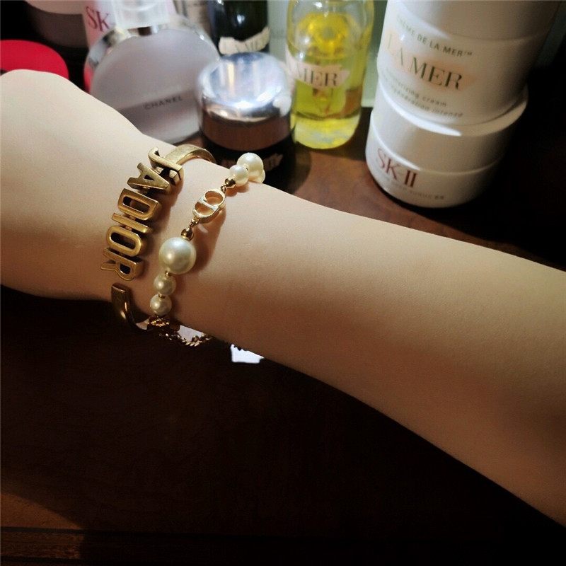 D10r pearl chain bracelet