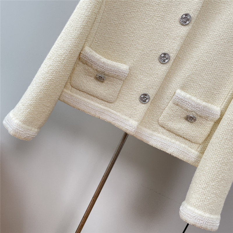 Gucci white snow jacket cheap replica designer clothes