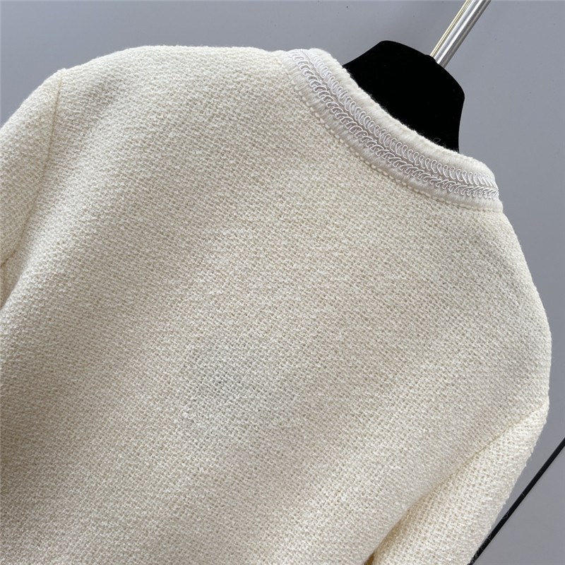 Gucci white snow jacket cheap replica designer clothes