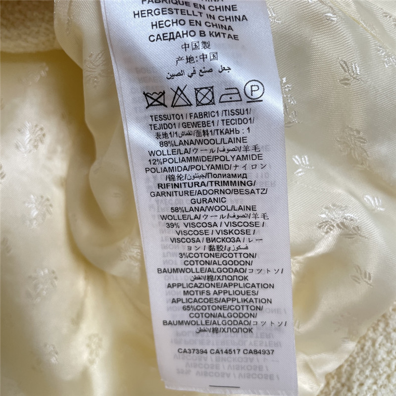 Gucci white snow jacket cheap replica designer clothes