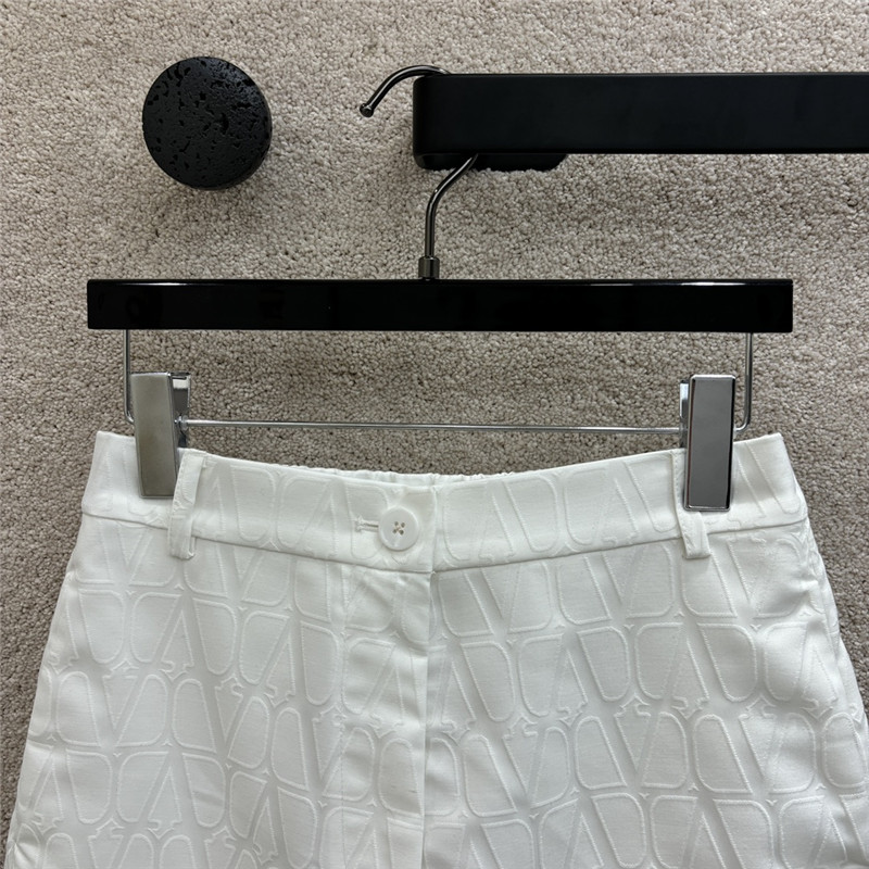 Va1e*ntin0 embroidered letter a line shorts replica clothing sites