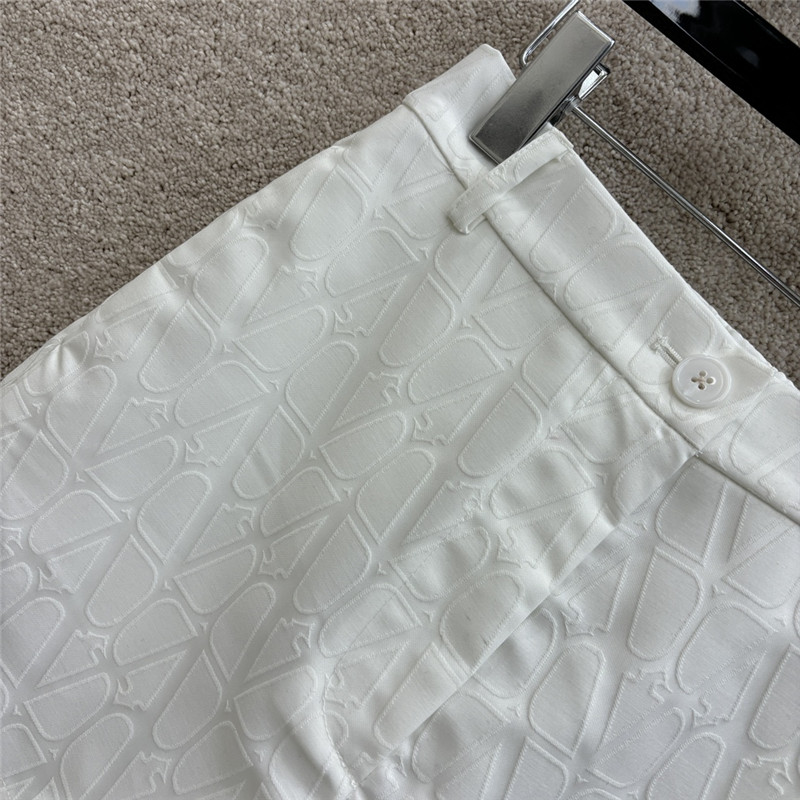 Va1e*ntin0 embroidered letter a line shorts replica clothing sites