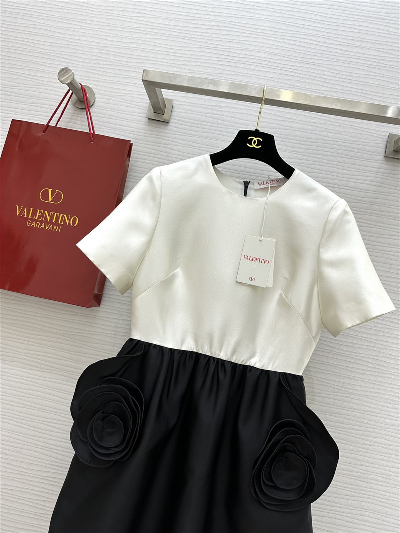 Va1e*ntin0 contrast rose short-sleeved dress replica d&g clothing