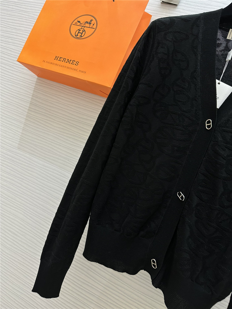 H**me5 jacquard v-neck cardigan in black