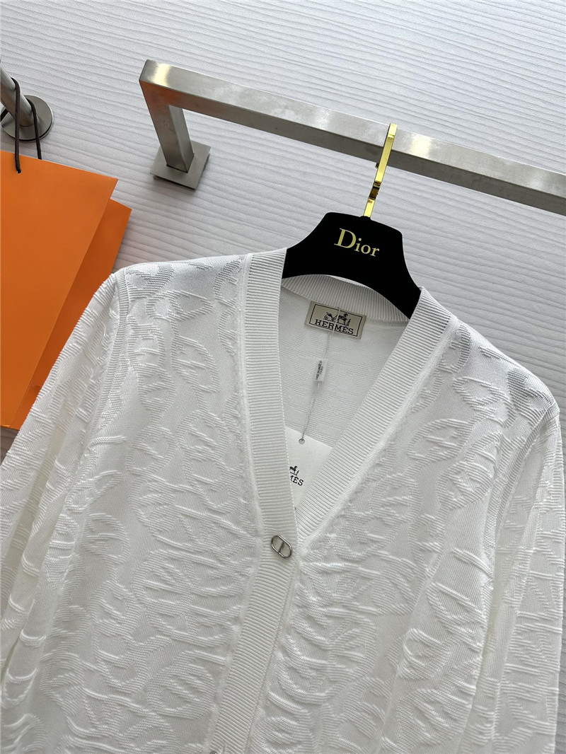 H**me5 jacquard v-neck cardigan in white