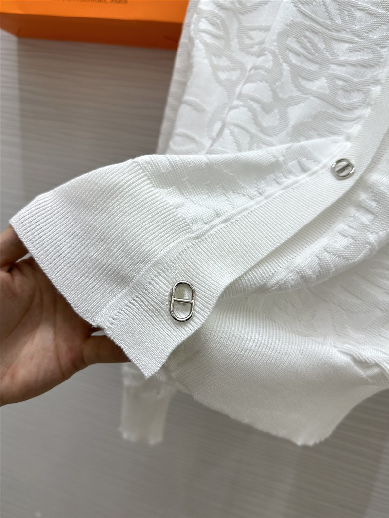 H**me5 jacquard v-neck cardigan in white