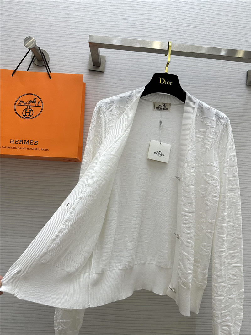 H**me5 jacquard v-neck cardigan in white