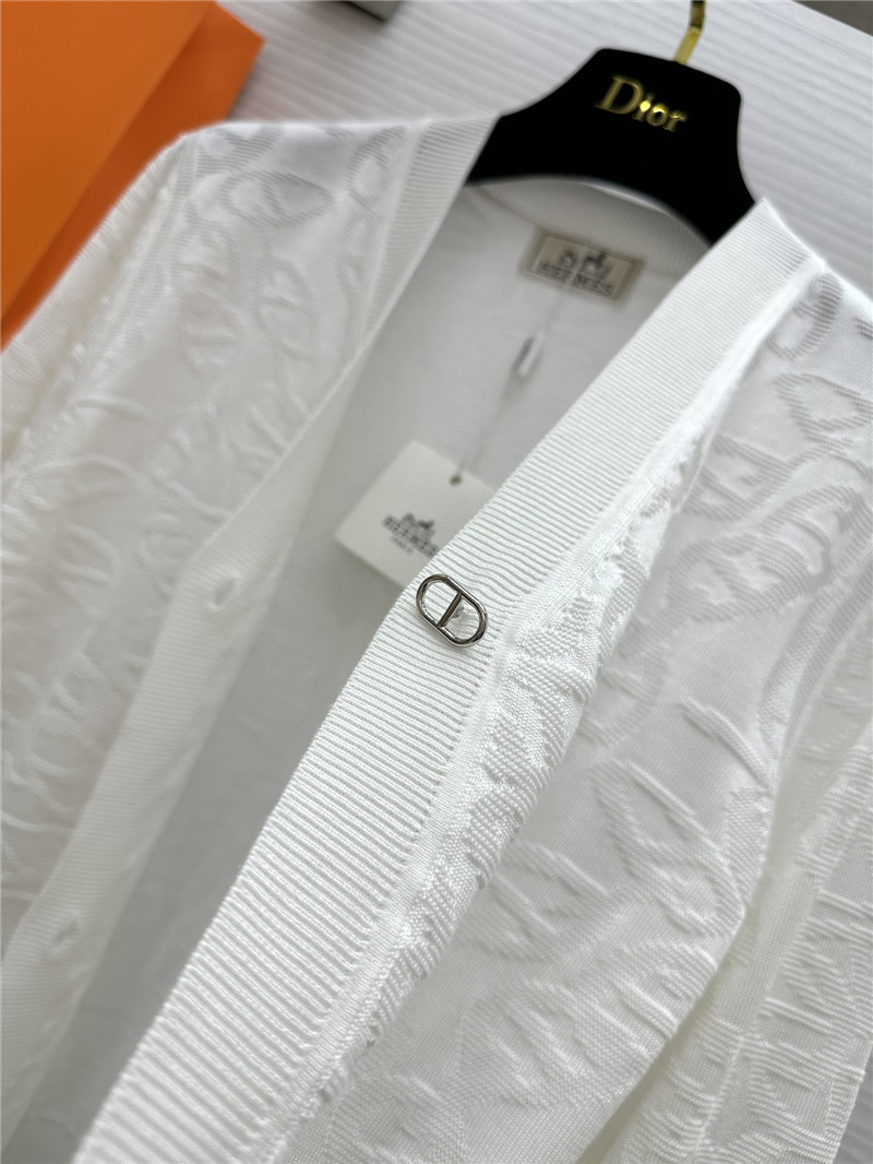 H**me5 jacquard v-neck cardigan in white