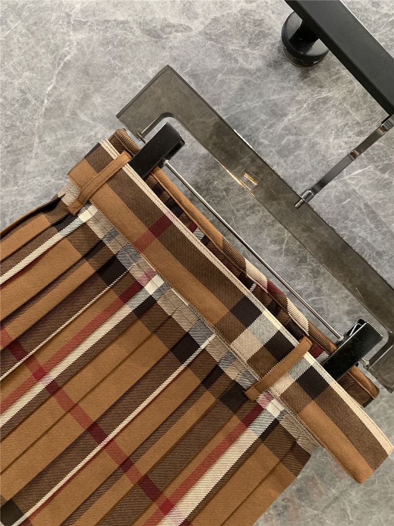 Bv*b*rry vintage plaid pleated skirt replica designer clothes