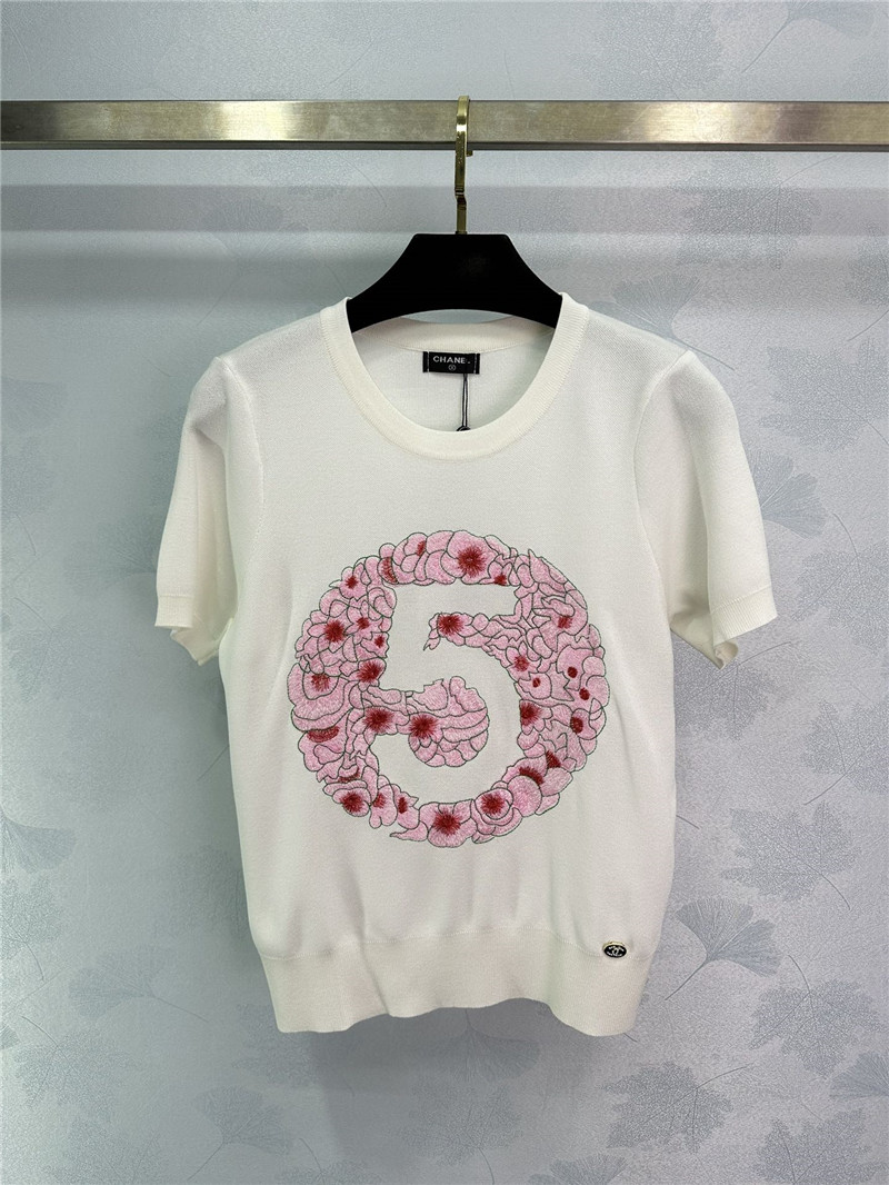 Chanel camellia knitted top replica d&g clothing