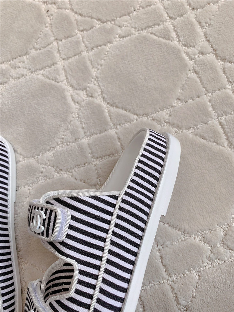 Ch**el white gray dad slides