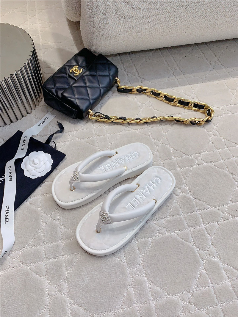 Ch**el logo white lambskin leather flip-flops