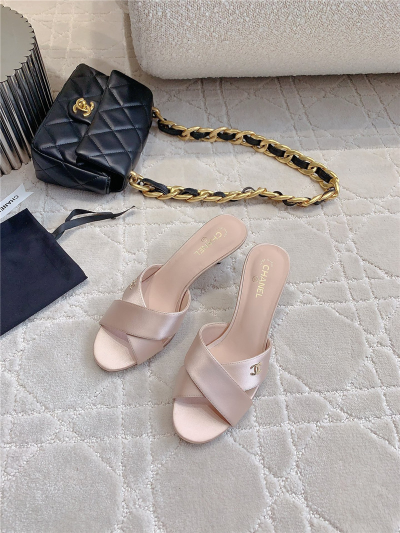 Ch**el beige velvet pearl heel mule