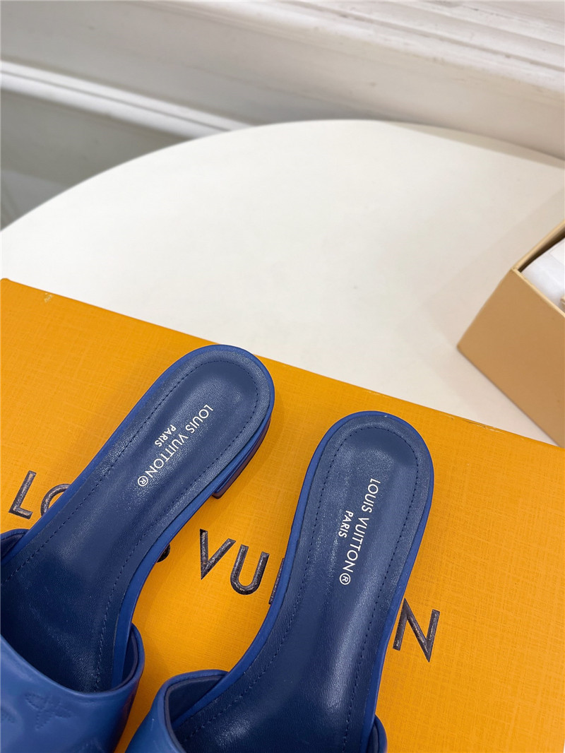 l0vis Vvtt0n revival flat mules blue