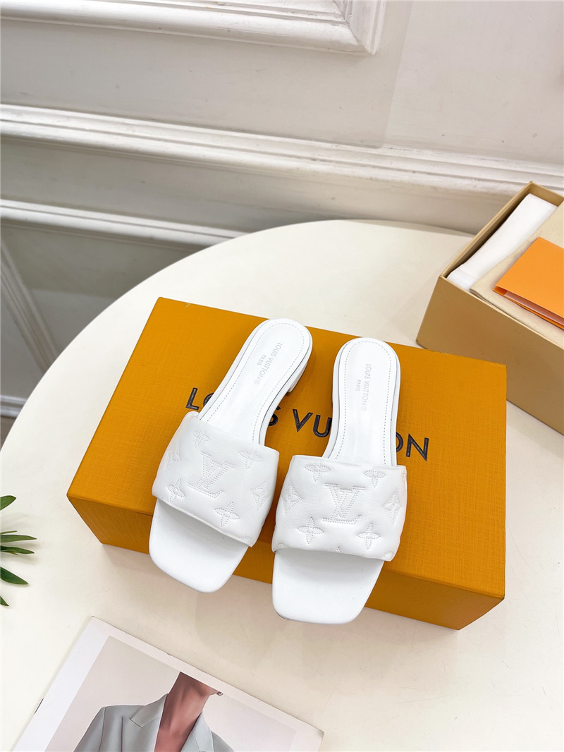 l0vis Vvtt0n revival flat mules white