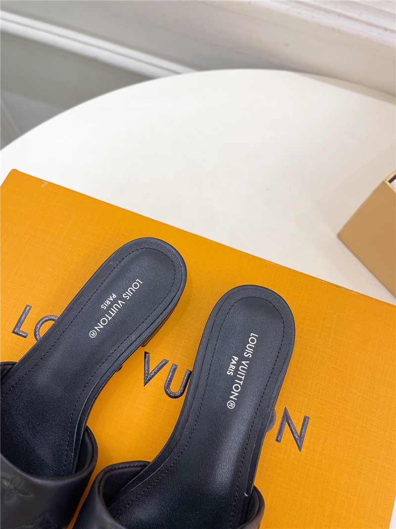 l0vis Vvtt0n revival flat mules black