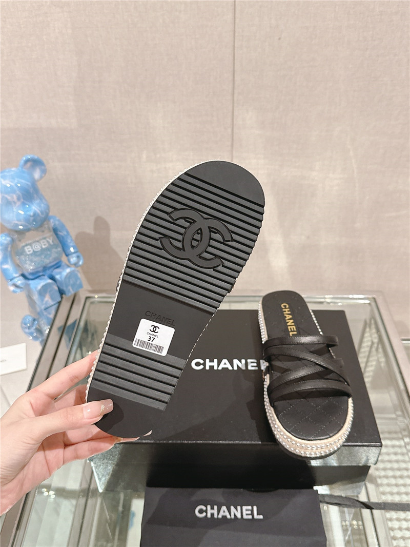 Ch**el cross leather platform slippers black