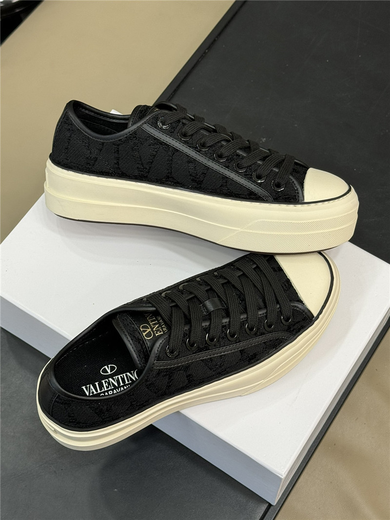 Va1e*ntin0 black canvas flat sneakers