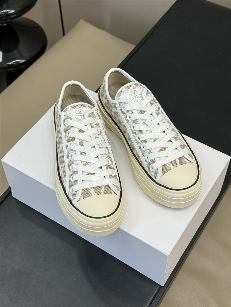Va1e*ntin0 beige canvas flat sneakers