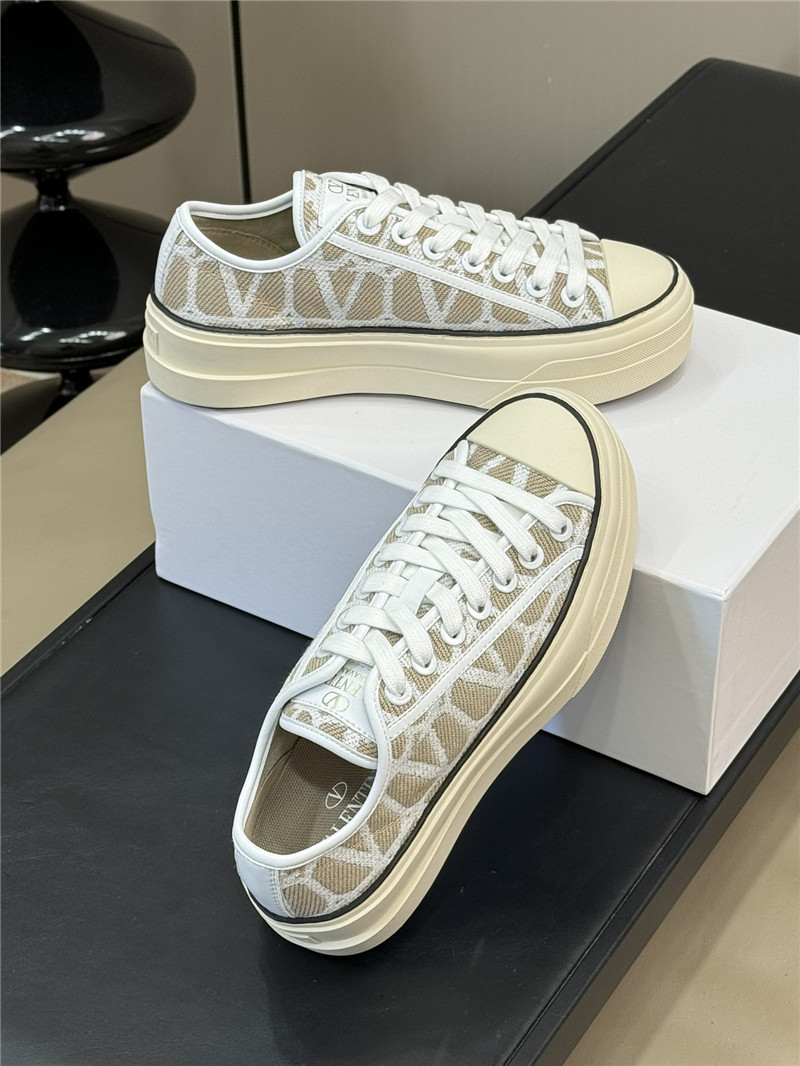 Va1e*ntin0 beige canvas flat sneakers