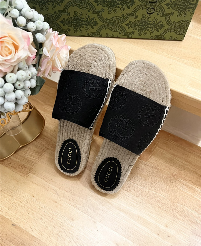 Gvc*1 interlocking g espadrille slides black