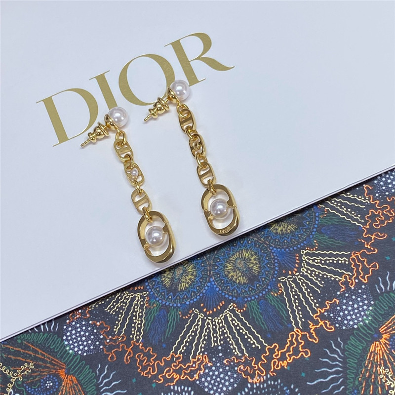 D10r u-shaped pearl tassel earrings