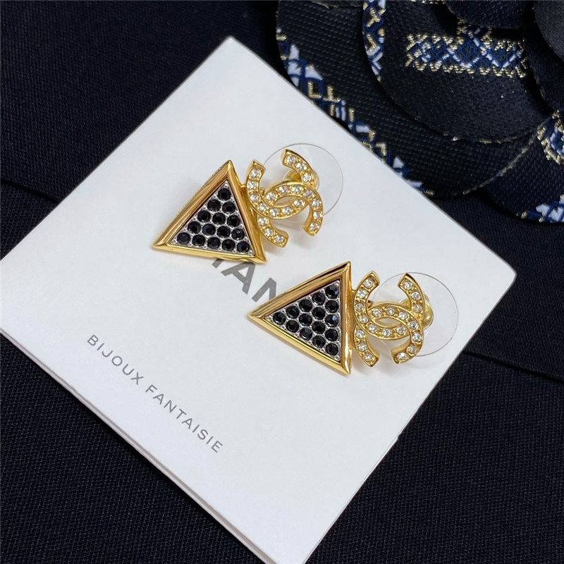 ch**el gold double c triangle black D1am0nd stud earrings